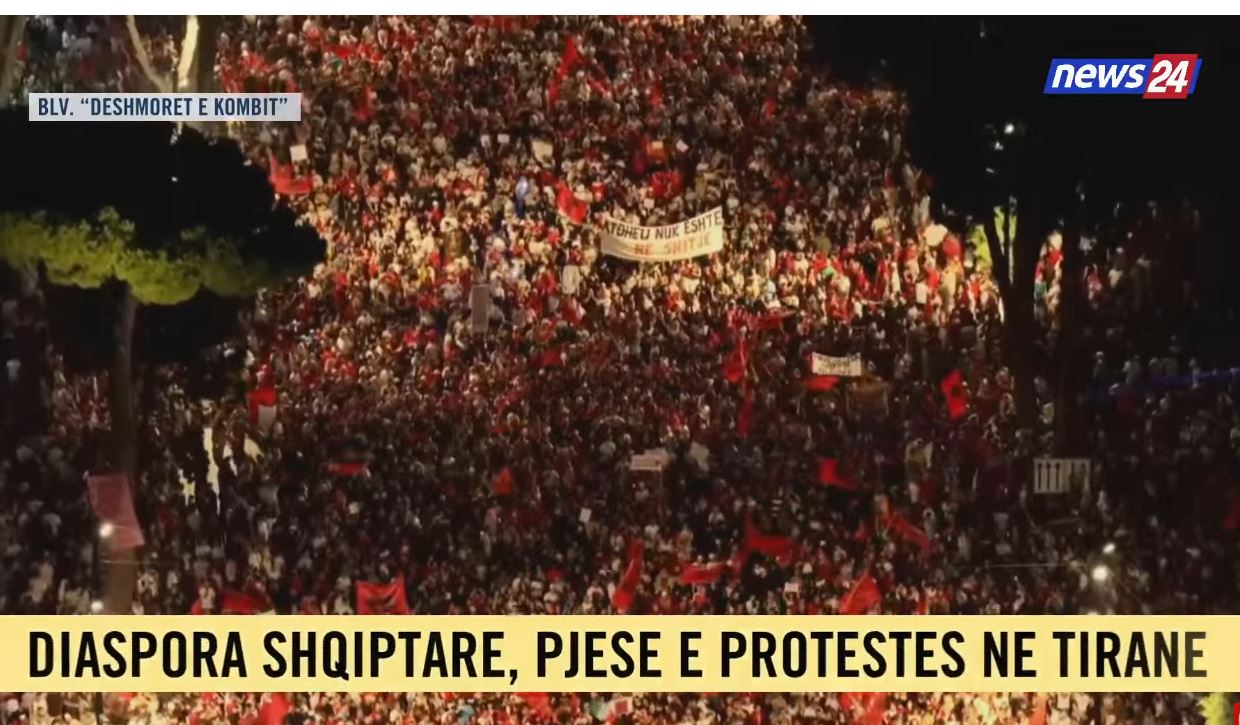 LIVE – Mbi 150 mijë shqiptarë në Bulevard për dorëheqjen e Ramës! Aktivisti: Kemi rrethuar Kryeministrinë, do rrethojmë edhe Parlamentin e ministritë 4 diasporaaaaaaaaaaaaaaaaaaaaa32