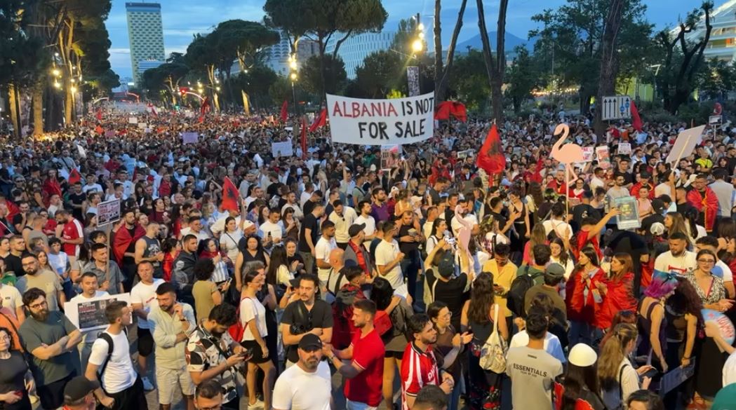 “Administrata bashkohuni me popullin” – Thirrje për pjesëmarrje masive në protestën e sotme: Të jemi sa më shumë kundër antimitingut të Ramës! 8 ertertertetert