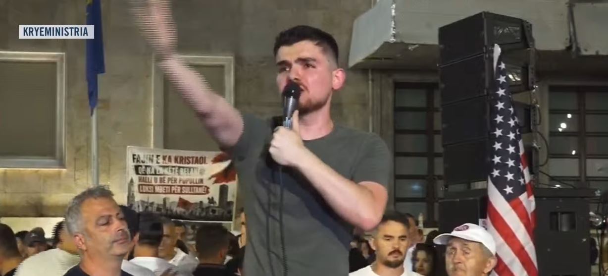 LIVE- “Janë të lidhur me krimin, qytetarëve u bëhet presion”/ I riu thirrje për bashkim në protestën kundër Ramës: Autokrati hiqet nuk dorëhiqet 6 kryeministiaaaaaaaaaaa
