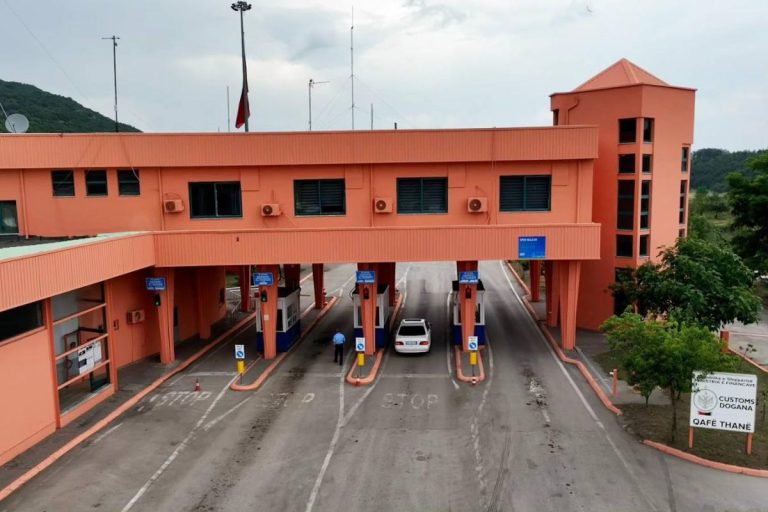 Lehtësohet lëvizja mes Shqipërisë dhe Maqedonisë së Veriut, Shkupi miraton sistemin “One Stop Shop