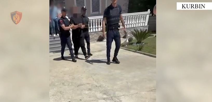Shpërndante heroinë, arrestohet 48-vjeçari në Kurbin/ Në oborrin e banesës iu zbulua… 8 kurbin