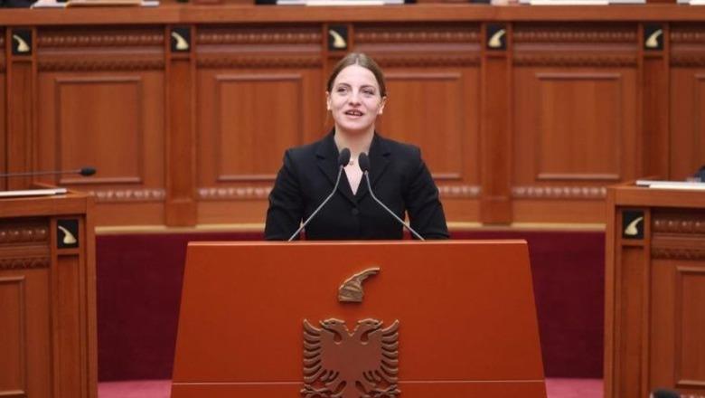 Lufta e brezit tim nuk është të kërkojë një vend për të jetuar, por të shndërrojmë Shqipërinë në të jetueshme”, ‘Neomalsorja’ thumbon Ramën në “Financial Times”: E kam edhe personale