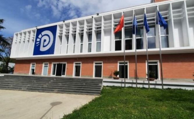 PD: Do të padisim Gjergj Lucën, shkel ligjin dhe punëson minorenët! Dënojmë përdorimin e fëmijëve si material…