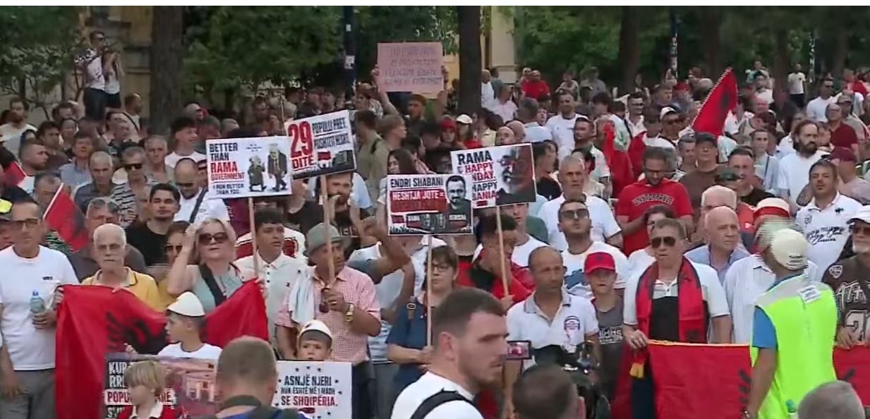 protest tirana