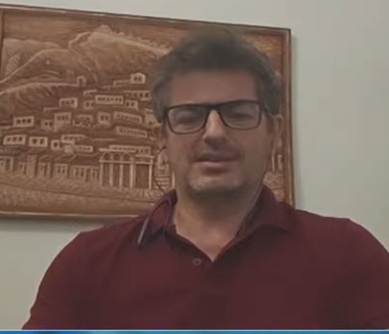 “Protesta ka vrarë frikën dhe apatinë, njerëzit po reagojnë ndaj arrogancës 35-vjeçare”/ Aktivisti: Moton ‘Shqipëria nuk shitet’ po e bashkëndan dhe bota