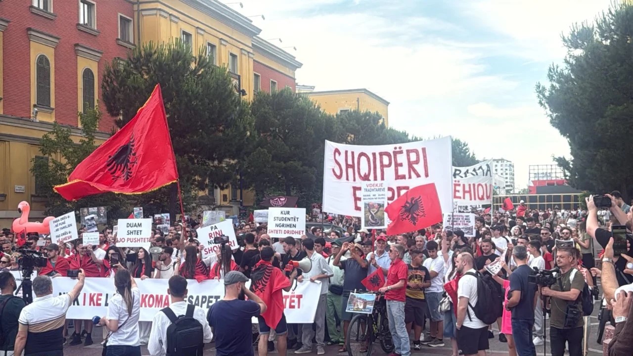 Sheshi në Tiranë plot për 17 ditë/ Pulsi i Demokracisë: Sa të gatshëm janë për protesta “Gen Z” në Ballkanin Perëndimor! Ku renditet Shqipëria 3 protesta tir