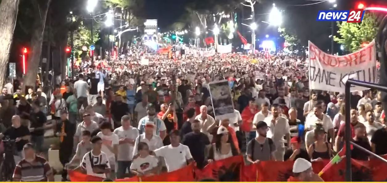 protestaa tiranee