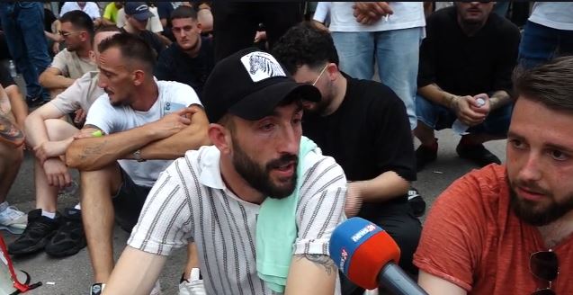 Thirrja e fortë mes lotësh e protestuesit: Jemi të vendosur deri në pikën e fundit, jetën e jap! 14 protestuesit 1
