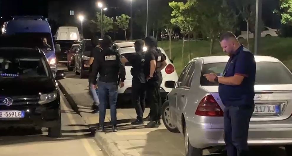 Viktimës iu pre rruga kur po kthehej në shtëpi – Detaje nga vrasja në Laç, identifikohet autori i dyshuar i ngjarjes, qëlloi me 7 plumba drejt viktimës 7 678678678678