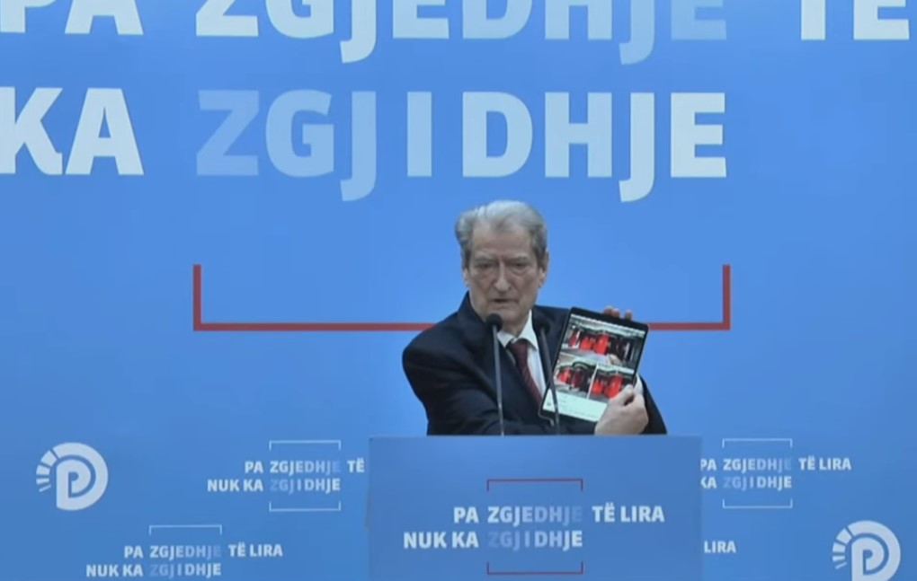 Berisha fotot e zyres se rames
