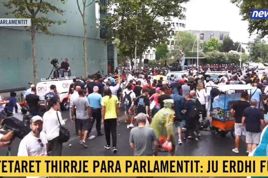 Dita e 58 e revoltës! Protestuesit nisin marshimin drejt Ministrisë së Brendshme 9 Capture 270