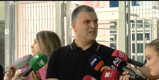“Gjyqi ndaj Metës i stisur, nuk ka asnjë provë”, Blushi: Presidenti nuk ka nevojë për avokat, s’ka asnjë qindarkë të paligjshme