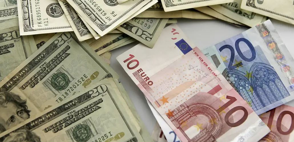 Kursi i këmbimit valutor për sot/ Ja si këmbehen euro, dollari dhe paundi 9 dollar euro1 1