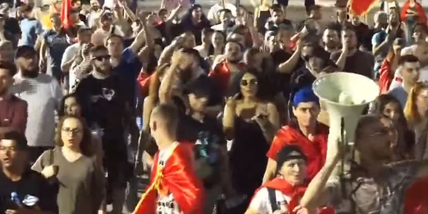 Mbyllet dita e 40-të e protestës masive/ Nga aksioni para Kryeministrisë te marshimi nëpër Tiranë, qytetarët mesazh të prerë Ramës: Rezistenca nuk ndalet! 14 etertertetrteertertertertetertert