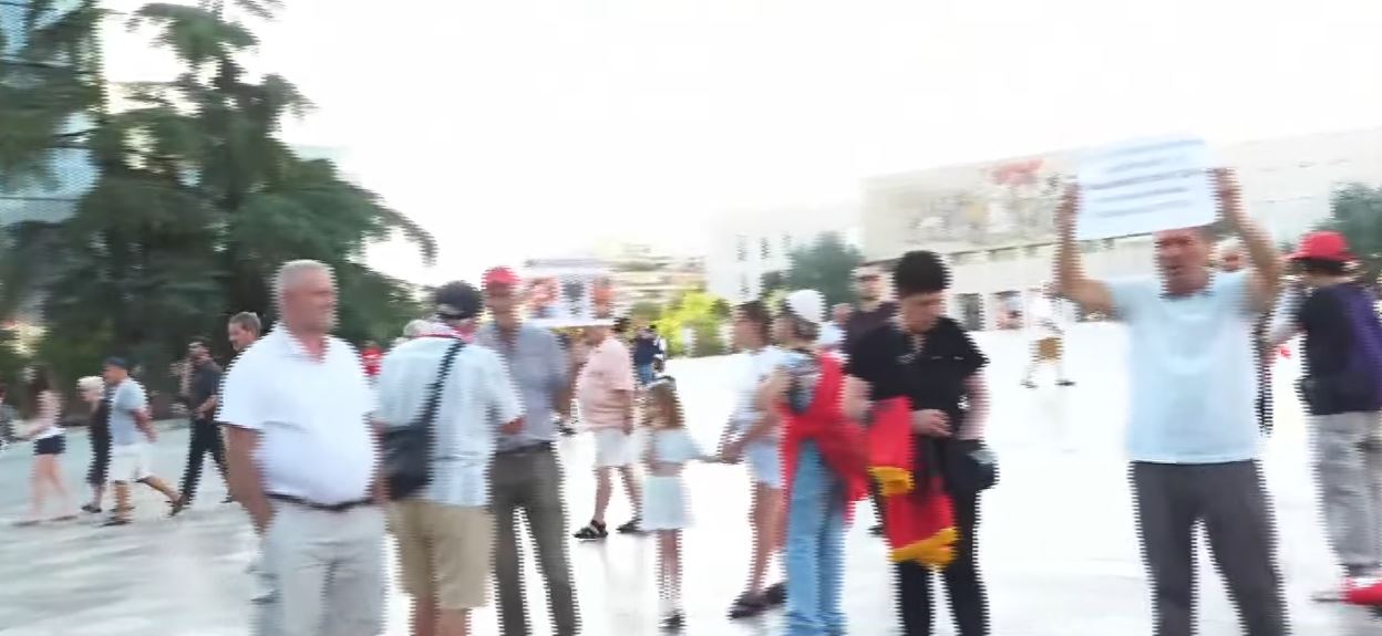 LIVE- Revolta kundër Ramës, 40 ditët që sfidojnë pushtetin/ Protestuesit nisin organizimin në sheshin “Skënderbej” 2 fototooo