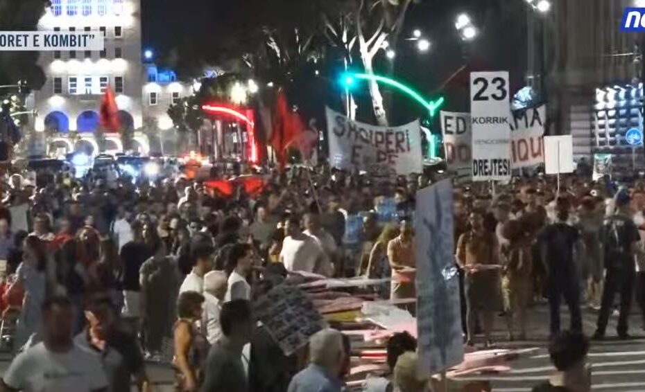 LIVE- Revolta e 52-të kundër Ramës, pas fjalimeve te Kryeministria nis marshimi në rrugët e Tiranës: Rama në burg, Berisha në burg 5 marshimiiiiiiiiiiiiii tirnaeeeeeeeeeeeeeeeeeeee