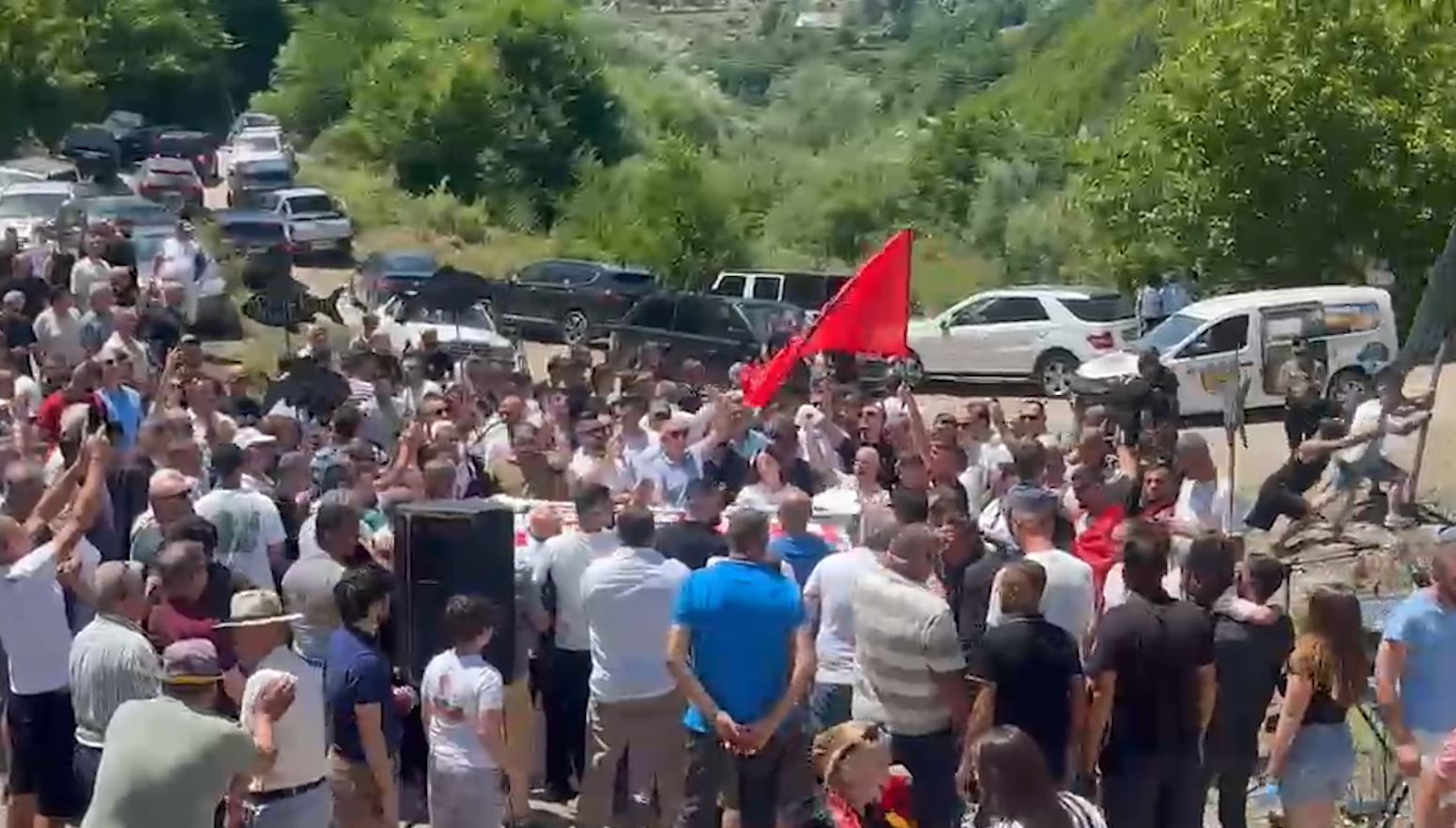 Masakër me lumenjtë edhe në Tropojë, banorët e Nikaj-Mërturit në protestë: Po shkatërrohet mjedisi 6 mertur protesta ne