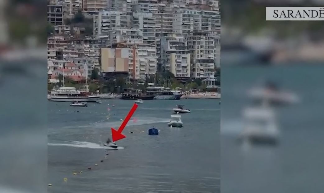 Shkelën perimetrin e sigurisë në det/ Bllokohen 2 Jet Ski dhe gjobiten drejtuesit 14 perimetri 1