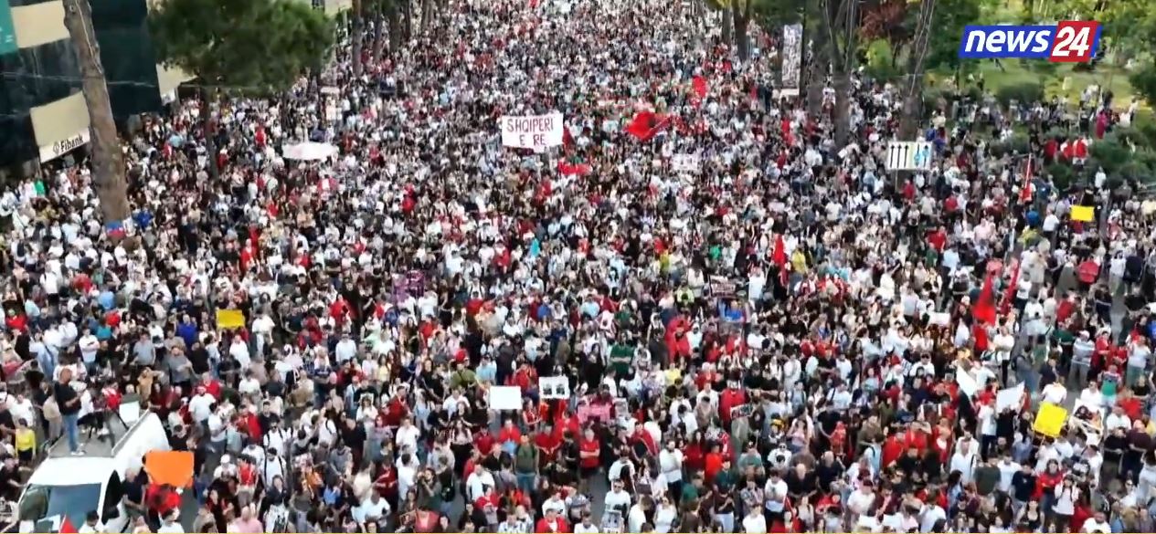 Revolta qytetare nga Tirana në Paris/ Media franceze: Shqiptarët kërkojnë dorëheqjen e Edi Ramës 14 protestaaaaaaaaaaaaa