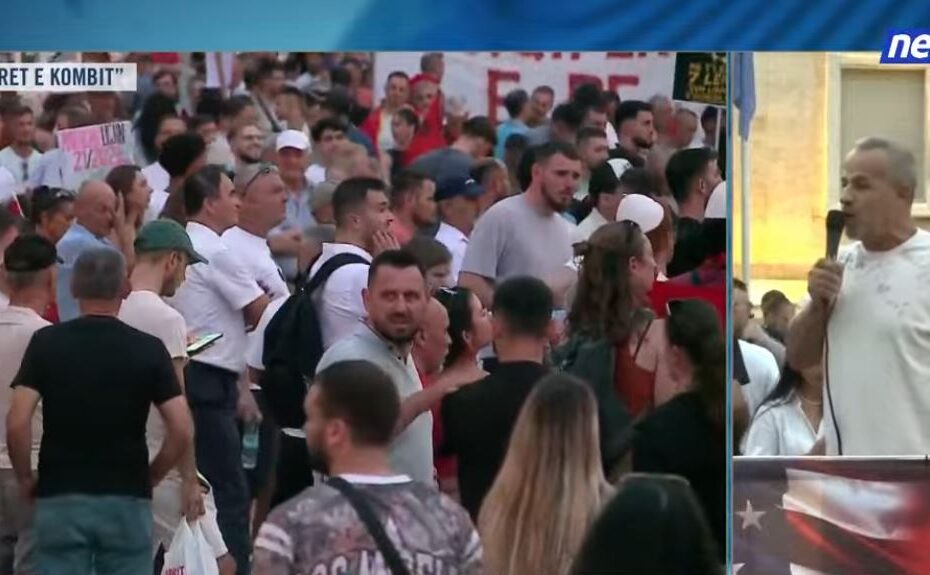 Revolta kundër qeverisë! “Rama është diktatori i dytë pas Enver Hoxhës”/ Protestuesi: Klasa politike 35-vjeçare duhet të kalojë në ‘sitën’ e krimit ekonomik 13 protestuesiiiiiiiiii 1