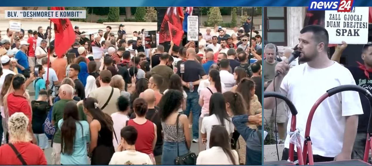 “Mos bini në kurthin e atyre që duan ta kthejnë protestën në çështje numrash”/ Protestuesi: Rama komunist, e nis ditën me fletërrrufe dixhitale! Rezistencë jo vetëm 41 ditë, por deri sa ta shporrim 10 protestuesiiiiiiiiiiiiiii