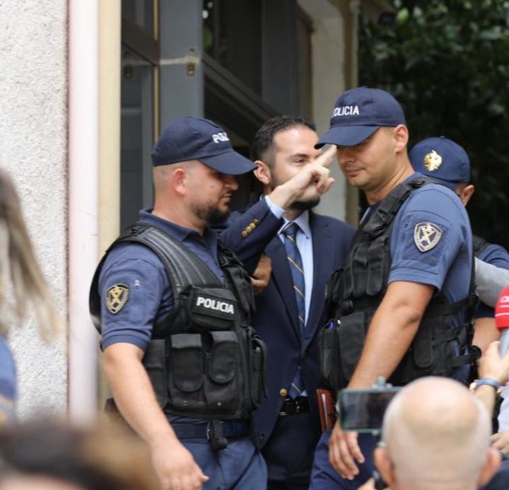 “Sot, një vit liri”/ Salianji: Pushteti mund të të kufizojë, por nuk i burgos dot bindjet. Na duhet një politikë që pranon mendimin ndryshe 10 salianjii