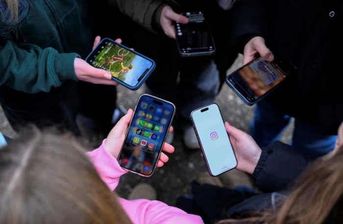 social media children