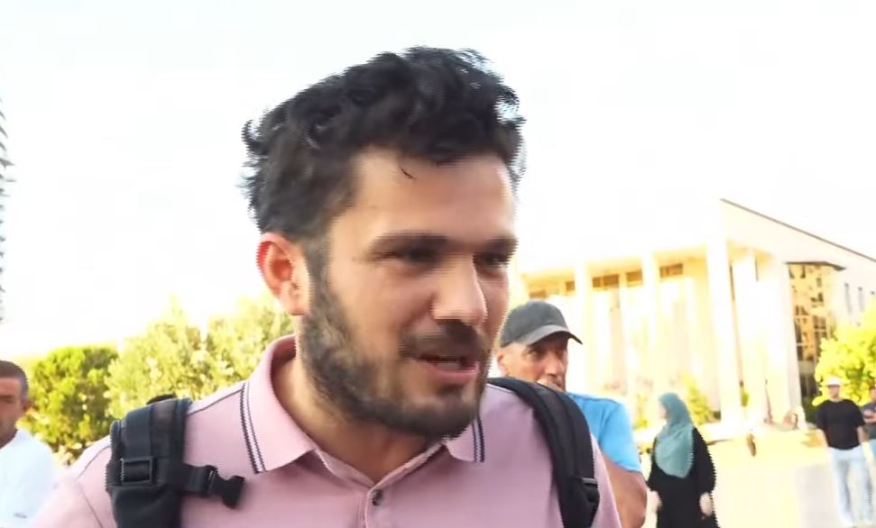 Dita e 40-të e qëndresës, aktivisti: Rama e ka kaluar paranojën e Enver Hoxhës me agjenturat! Qytetarët kanë vullnet të jashtëzakonshëm për të protestuar! 14 sterteter
