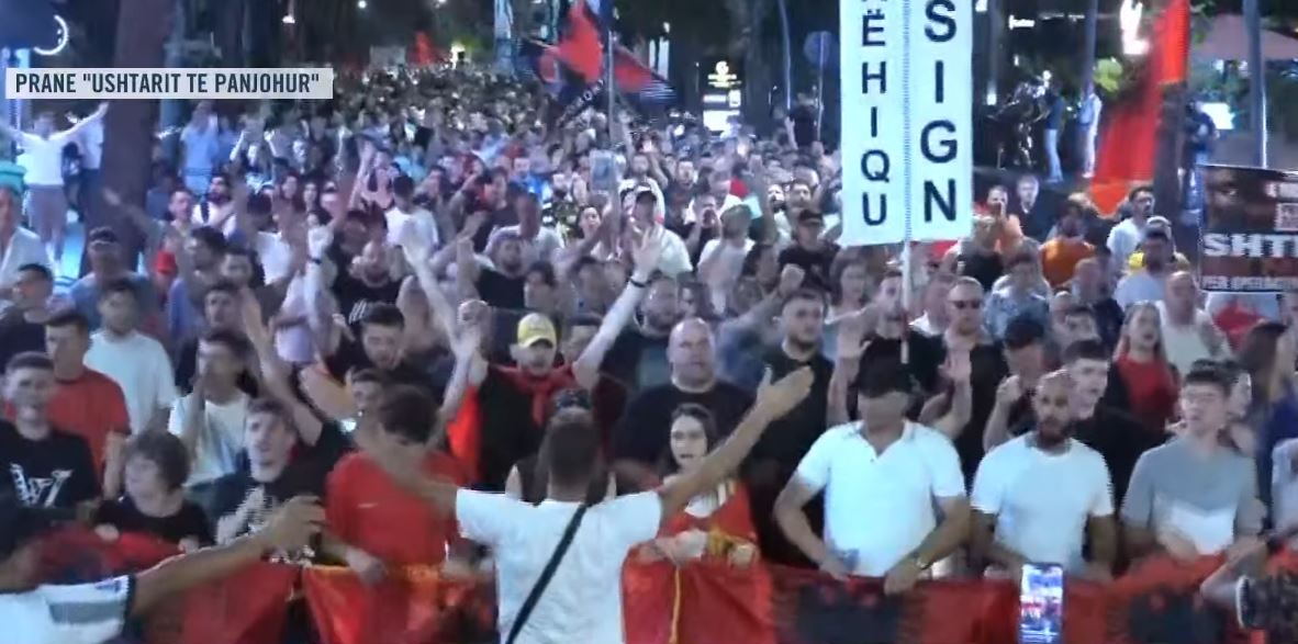 ushtariiiiiiiiiiiii