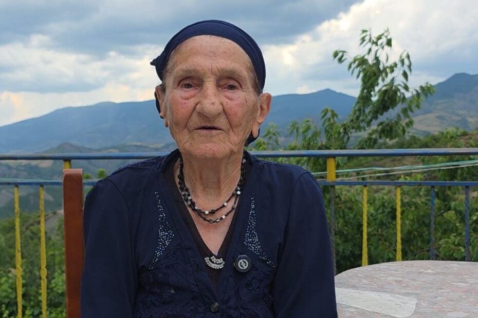 Një shekull jetë: Historia e Nafije Hebibas-it, gruas që pa një Shqipëri të tërë të ndryshojë 14 Nafije Hebibasi