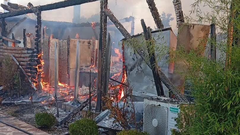 Finiq – Flakët shkrumbojnë restorantin e resortit “Mesopotam” në aksin Sarandë-Syri i Kaltër 9 WhatsApp Image 2026 08 16 at 11.10.07