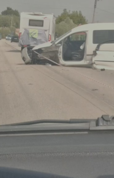 Aksident i rëndë në aksin Peqin-Elbasan, përplasen automjetet në Lazarej 4 aksidney2026 08 28 161500
