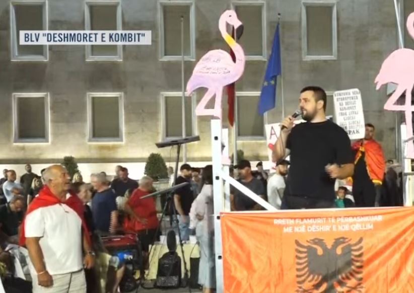 Shqiptarët kërkojnë dorëheqjen e kryeministrit/ Aktivisti njofton: Protestë nesër në Fushë Arrëz, në orën 17:00 9 emriiiiiiiiiiii