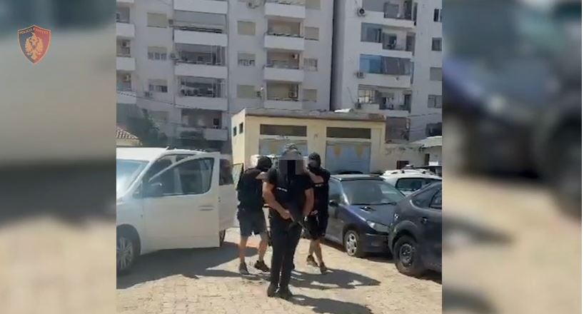 policia kavaje