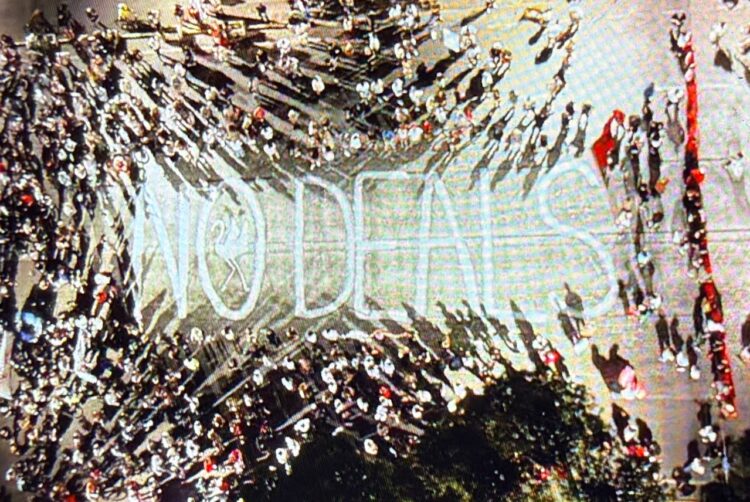 protesta 65 no deals shenimi 2 750x502 1