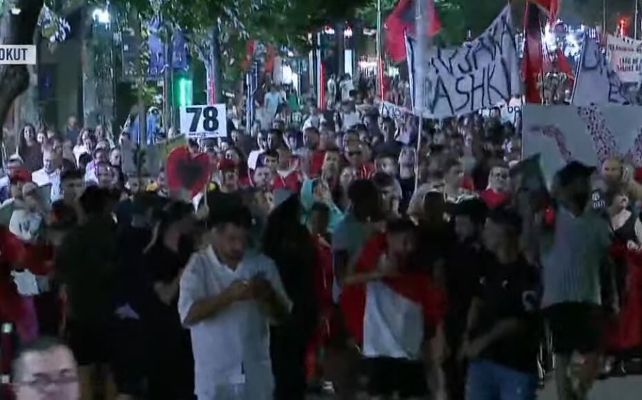 protesteee