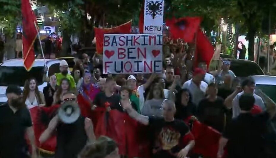 “Poshtë patronazhistët”, revolta e 68-të kundër qeverisë, protestuesit thirrje qytetarëve: Bashkohuni me ne! 7 revolucion