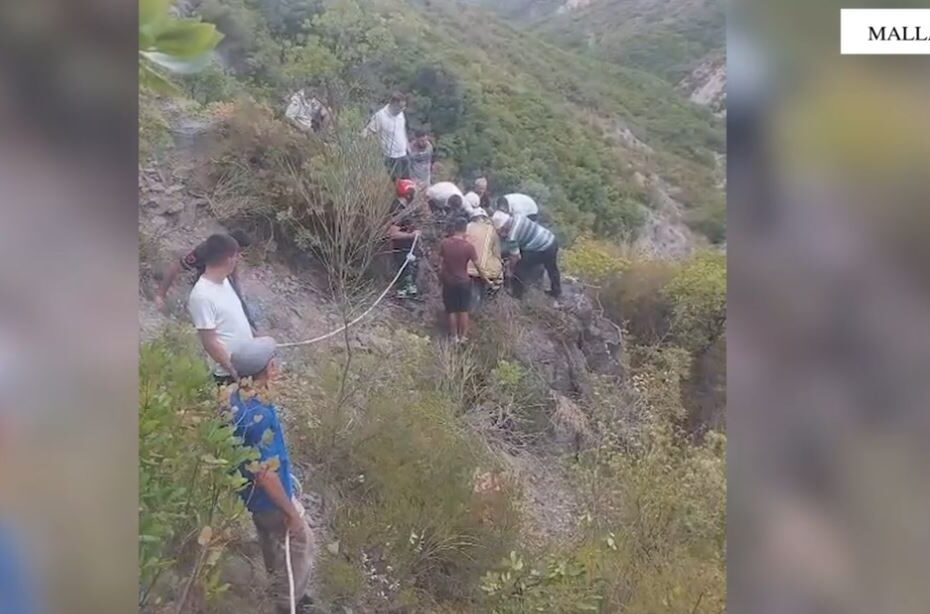 Mallakastër / Bie aksidentalisht në humnerë, shpëtohet pas më shumë se 8 orësh 48-vjeçari 3 ryrtyrtyrtyrty