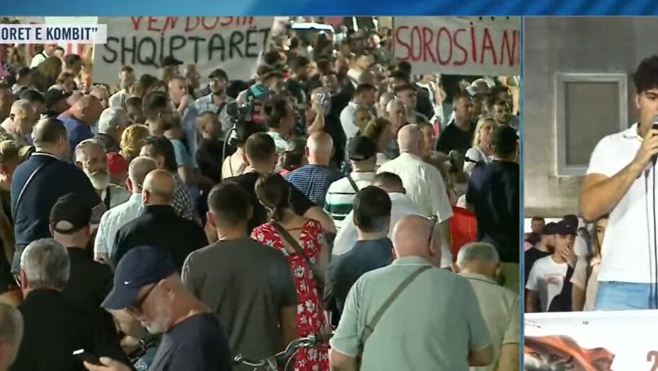“Mos rrini në kafe e luani PlayStation”/ Studenti nga Italia në protestë: Bashkohuni me ne! Diaspora na prin më 14-16 gusht! 7 studneti