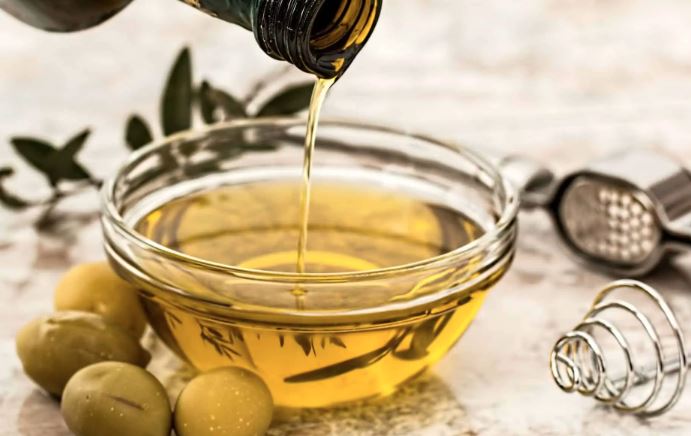 Si ndikon vaji i ullirit në ngopje dhe kontroll të oreksit 15 vaj ulliri