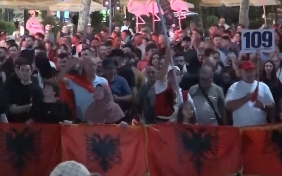 Revolta e 109 kundër qeverisë/ “Rama në burg, Belinda në burg”, protestuesit vijojnë marshimin në Tiranë 2 109999999999999999999