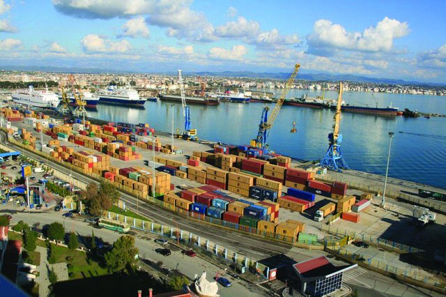 640 0 Konteniere Porti i Durresit 1010