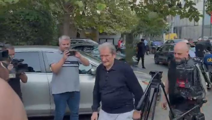 Në zbatim të masës “detyrim paraqitje”, Sali Berisha paraqitet në SPAK 11 Capture 190