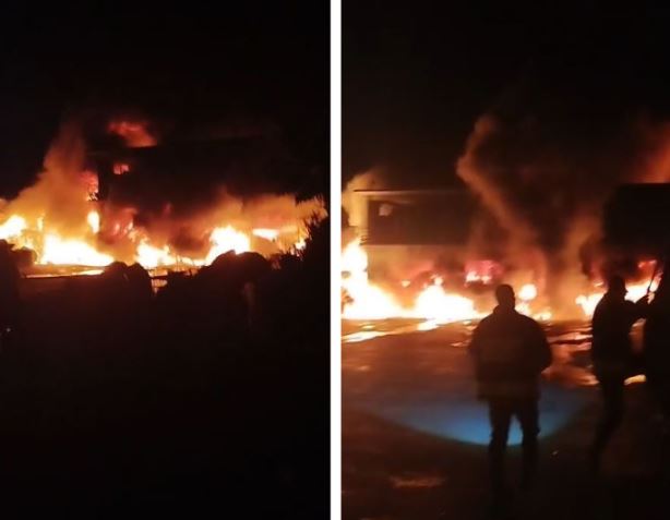 Zjarri shkrumbon gomisterinë në aksin Lezhë-Kurbin, digjet edhe servisi pranë tij 10 Capture 49
