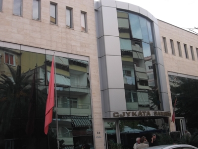 Sarandë, “arrest shtëpie” të dyshuarit për plagosje. Autori: Tentoi të më vidhte 13 Gjykata e Sarandes