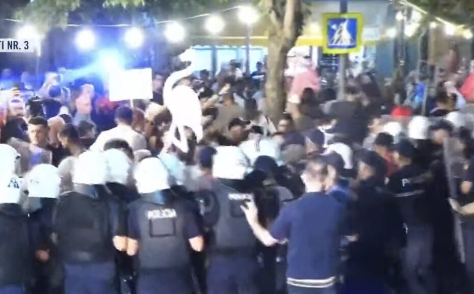 Përshkallëzohet revolta në ditën e 94! Përplasjet te Komisariati Nr.3, 16 të shoqëruar. Mes tyre Arben Kola, Dritan Goxhaj dhe Edison Lika 3 IMG 2504