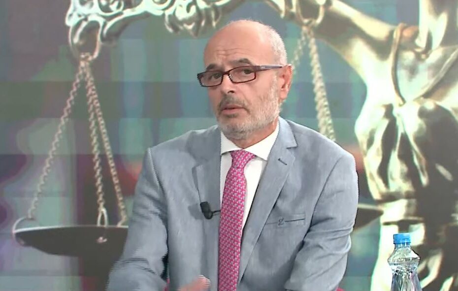 Kush e përgjoi Ron Yeffet? Petro Koçi: Shërbimet e huaja të përfshira. Shqipëria nuk prodhon dot armë 13 Koci 1
