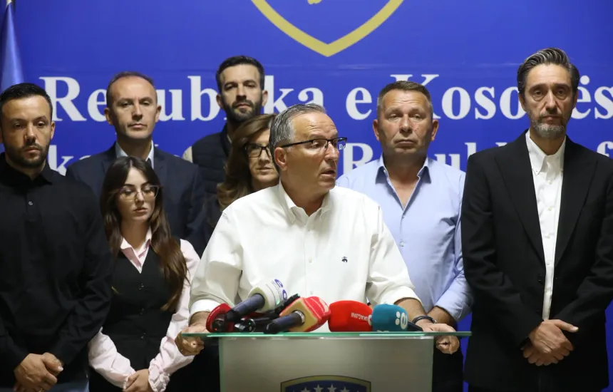 Dënimi i ish-krerëve të UÇK/ PDK dorëzon në Kuvend nismën, kërkon ndryshimin e Ligjit për Dhomat e Specializuara 11 PDK 1