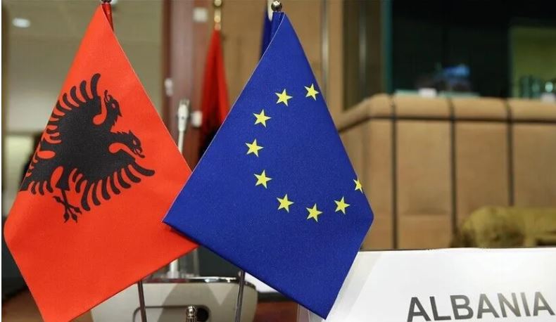 Akademikët shqiptarë hedhin hapa konkretë për demokracinë, institucionet dhe integrimin europian 3 Shqiperi BE1
