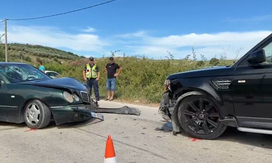 Aksident në aksin Elbasan-Librazhd, përplasen dy automjete në Labinot Fushë 10 aksident 4